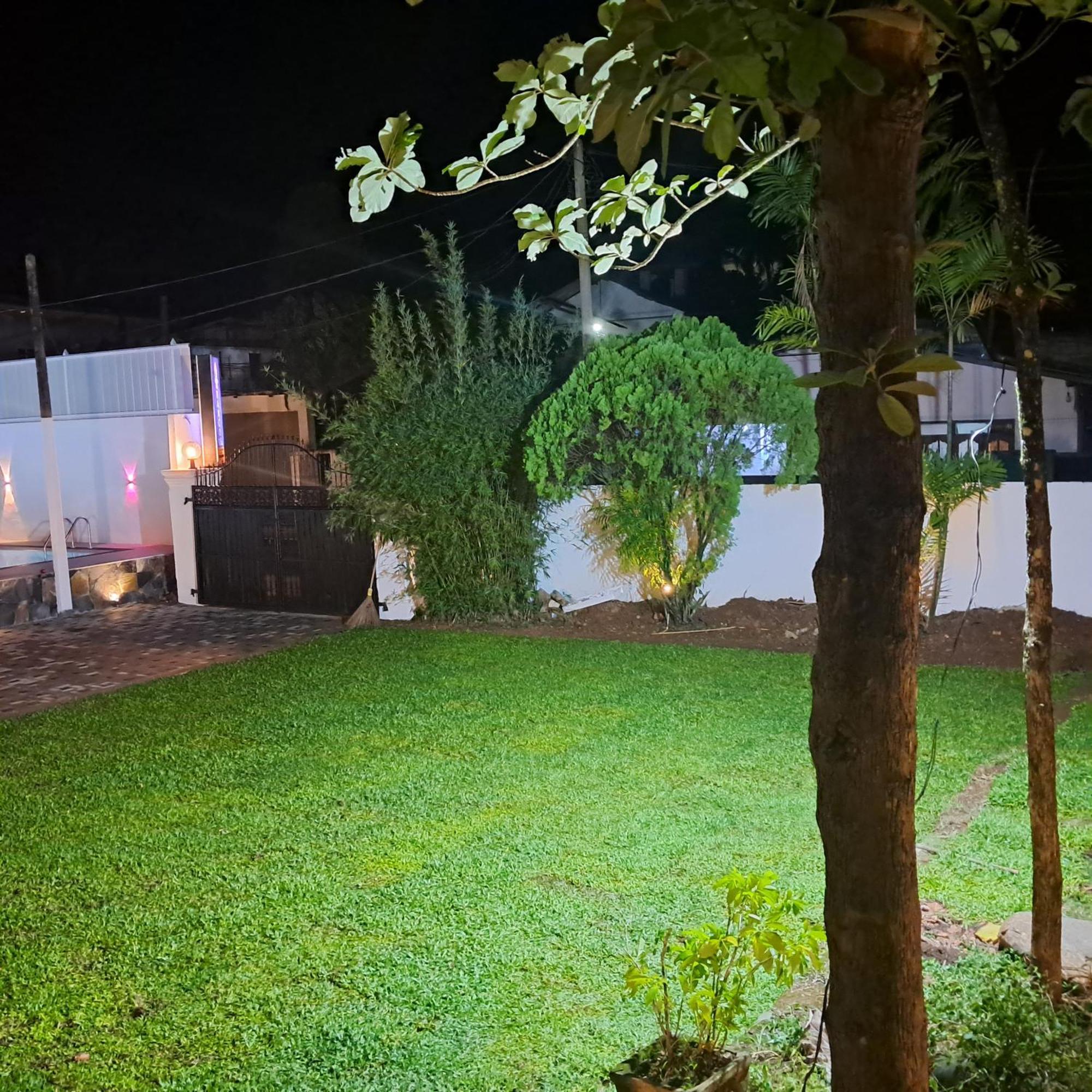 Banco Villa Beruwala Esterno foto